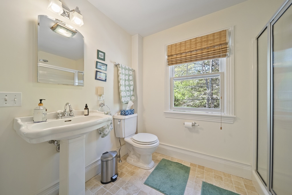 25 Brooks Road Gloucester, MA 01930 - Photo 7 of 24