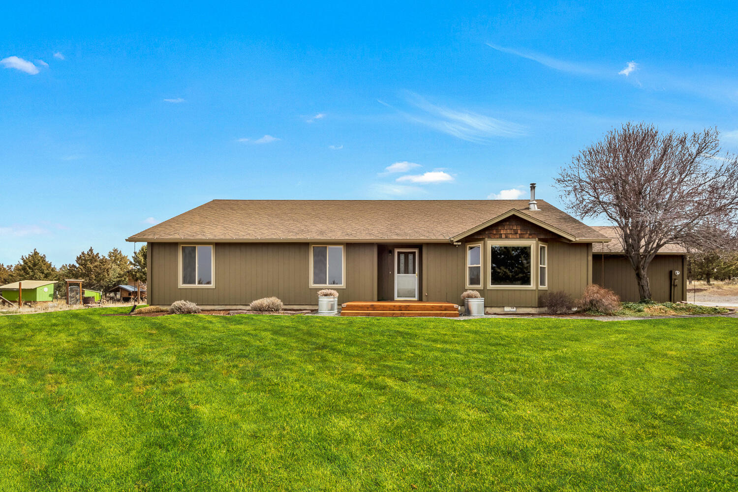 6912 Southwest Valley View Road Powell Butte, OR 97753 - Photo 2 of 39 6912 SW Valley View 2