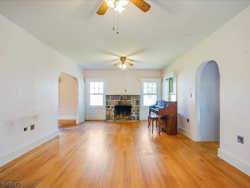 35 Jordan Terrace Dover, NJ 07801 - Photo 4 of 33