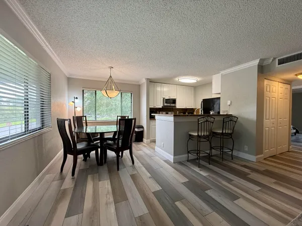 $1,975 | 711 Forest Club Drive, Unit 111, Wellington, FL 33414