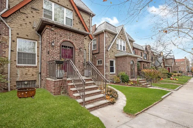 $1,128,000 | 64-68 83rd Place | Middle Village