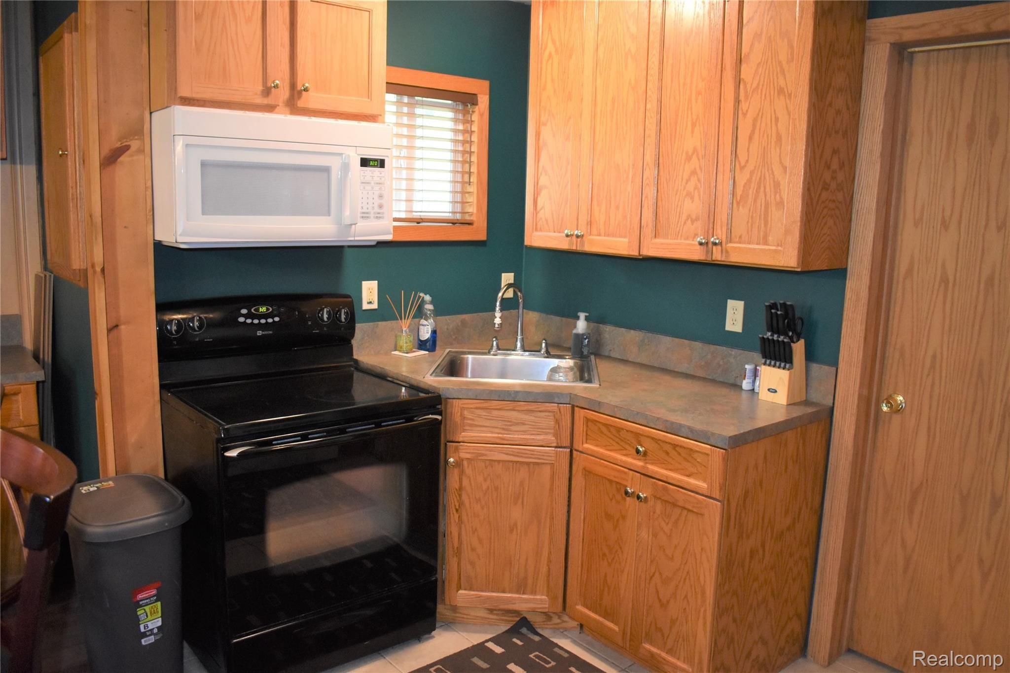 8585 Evans Road Atlanta, MI 49709 - Photo 4 of 22 4 DSC_0171.JPG