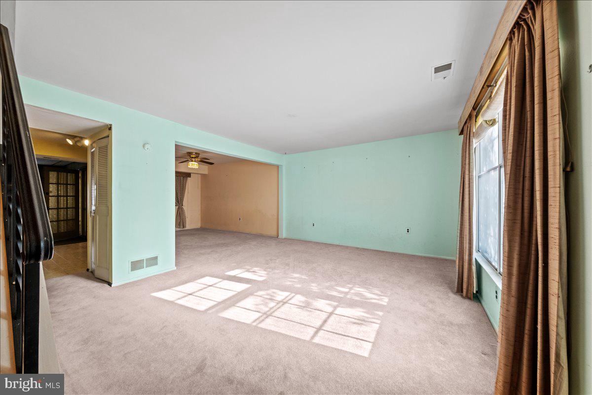 1638 Lawncrest Lane Clementon, NJ 08021 - Photo 4 of 41