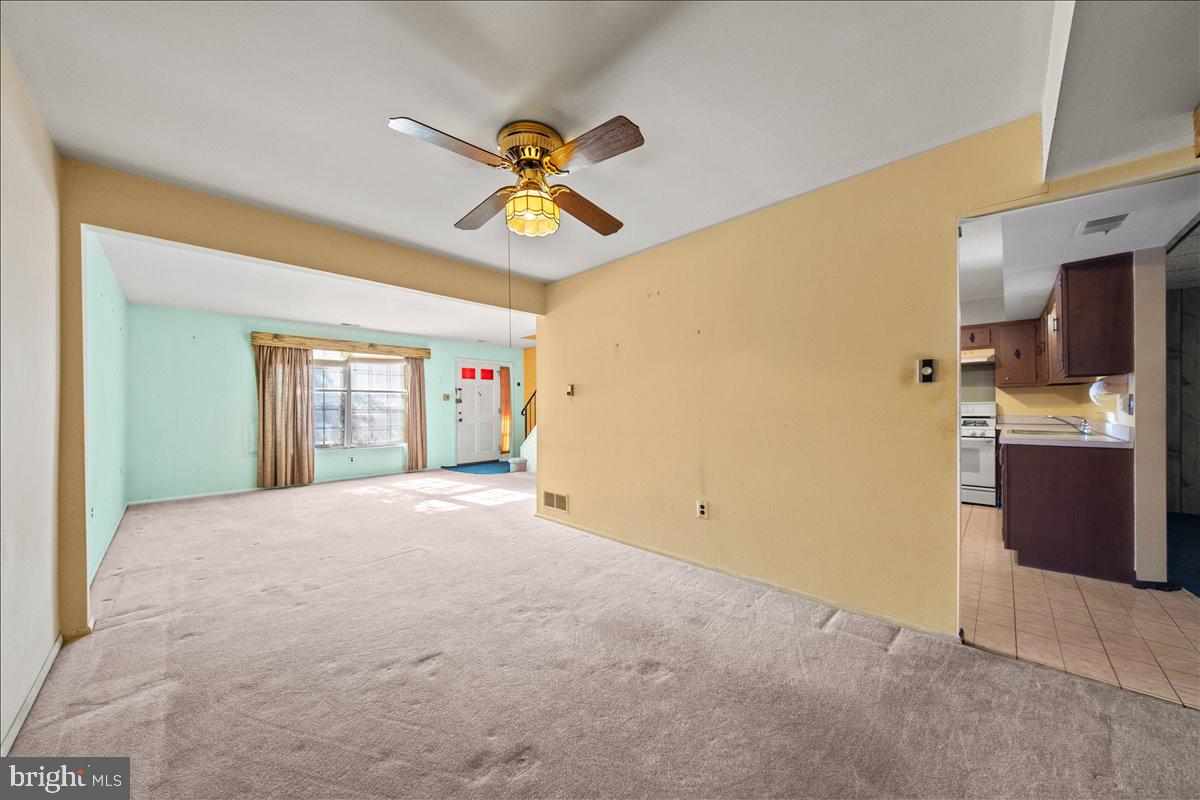 1638 Lawncrest Lane Clementon, NJ 08021 - Photo 7 of 41