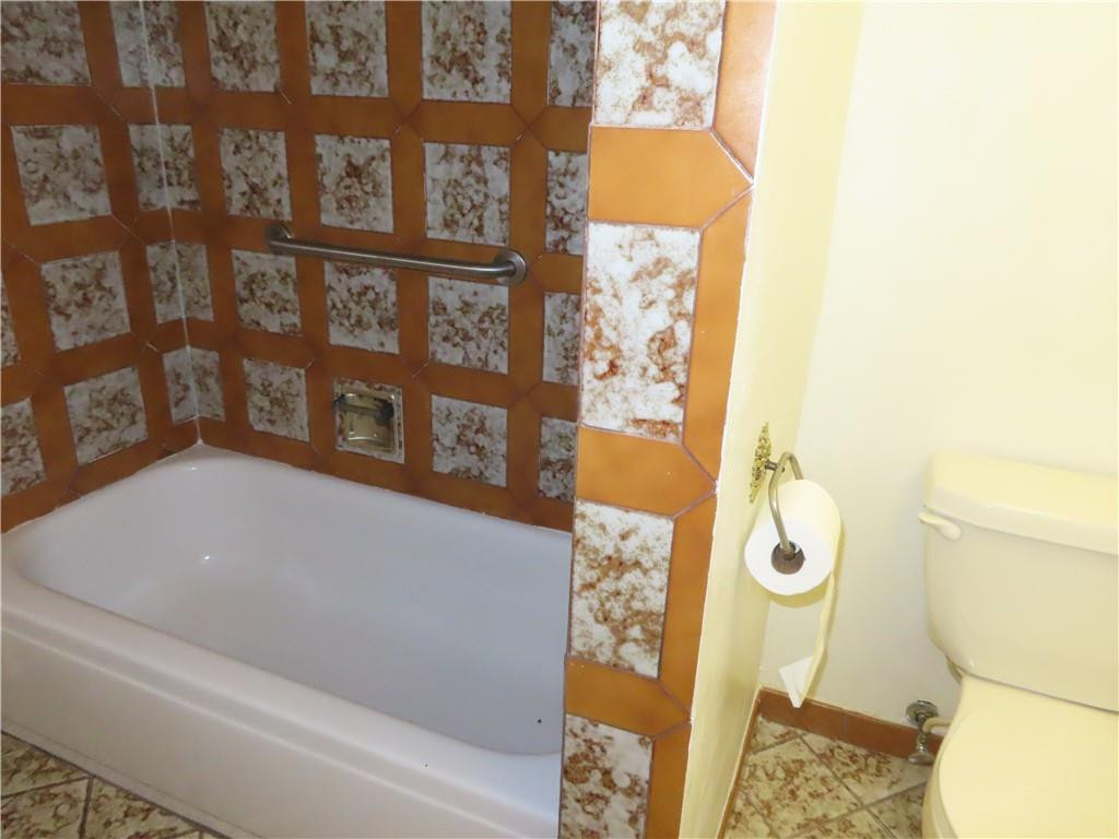 8801 Gatehouse Road, Unit 7 Plantation, FL 33324 - Photo 21 of 29 Upstairs bath