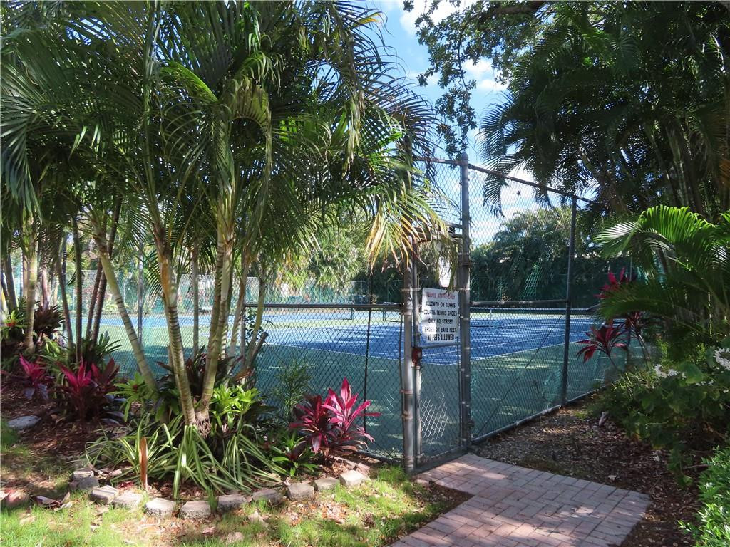 8801 Gatehouse Road, Unit 7 Plantation, FL 33324 - Photo 27 of 29 Community tennis court
