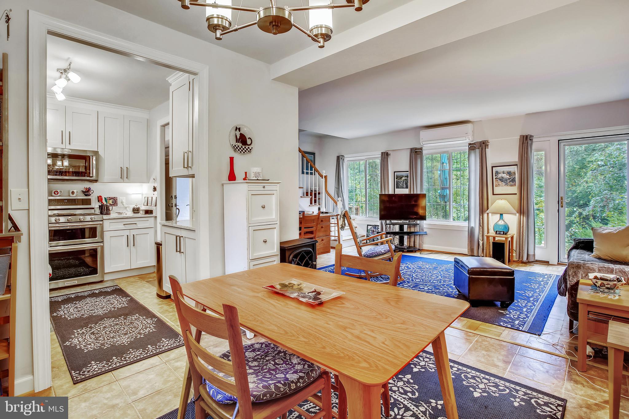 1673 Preston Road, Unit 954 Alexandria, VA 22302 - Photo 12 of 54 Dining Area