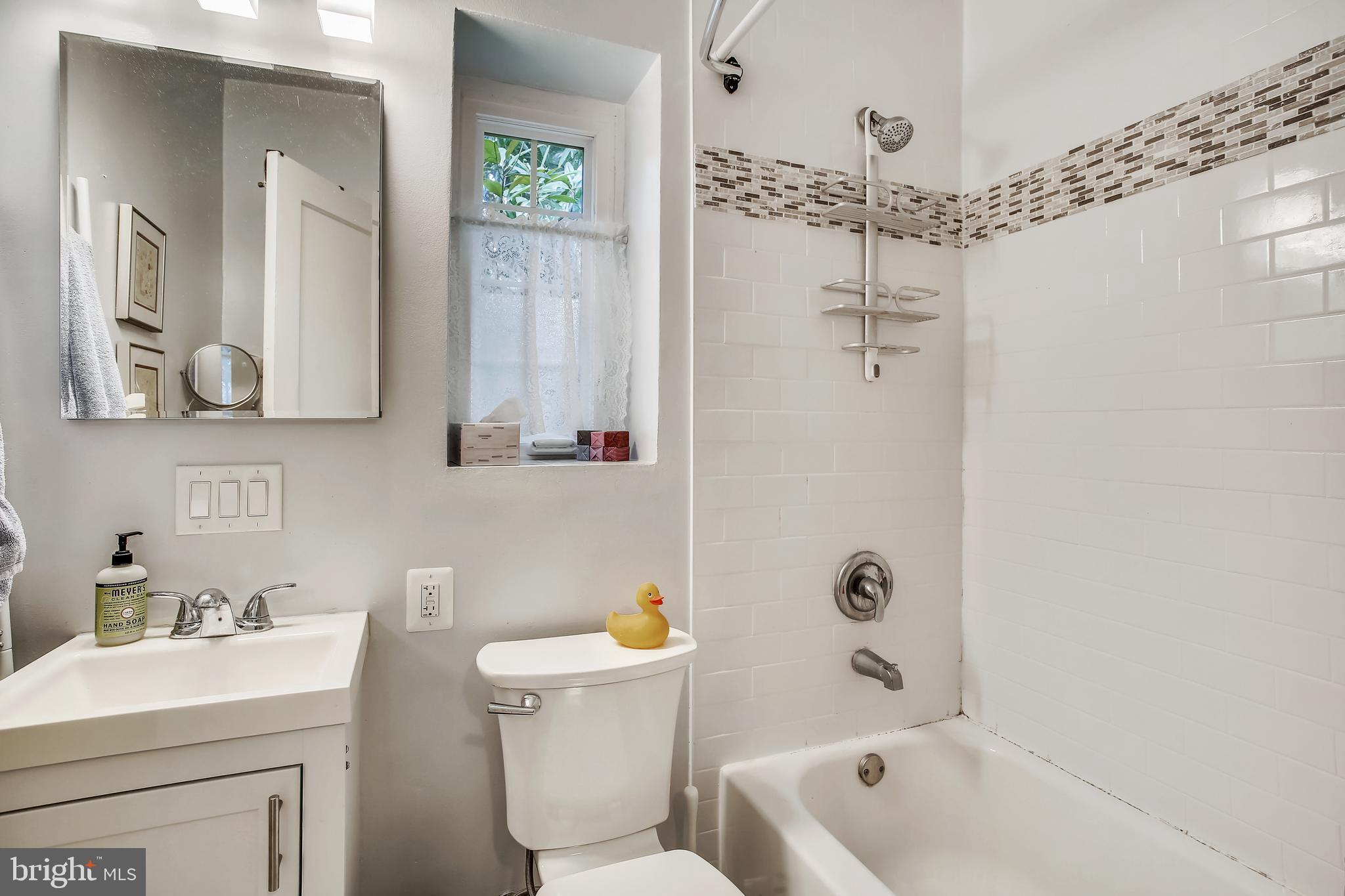 1673 Preston Road, Unit 954 Alexandria, VA 22302 - Photo 26 of 54 Upper Level - Bath