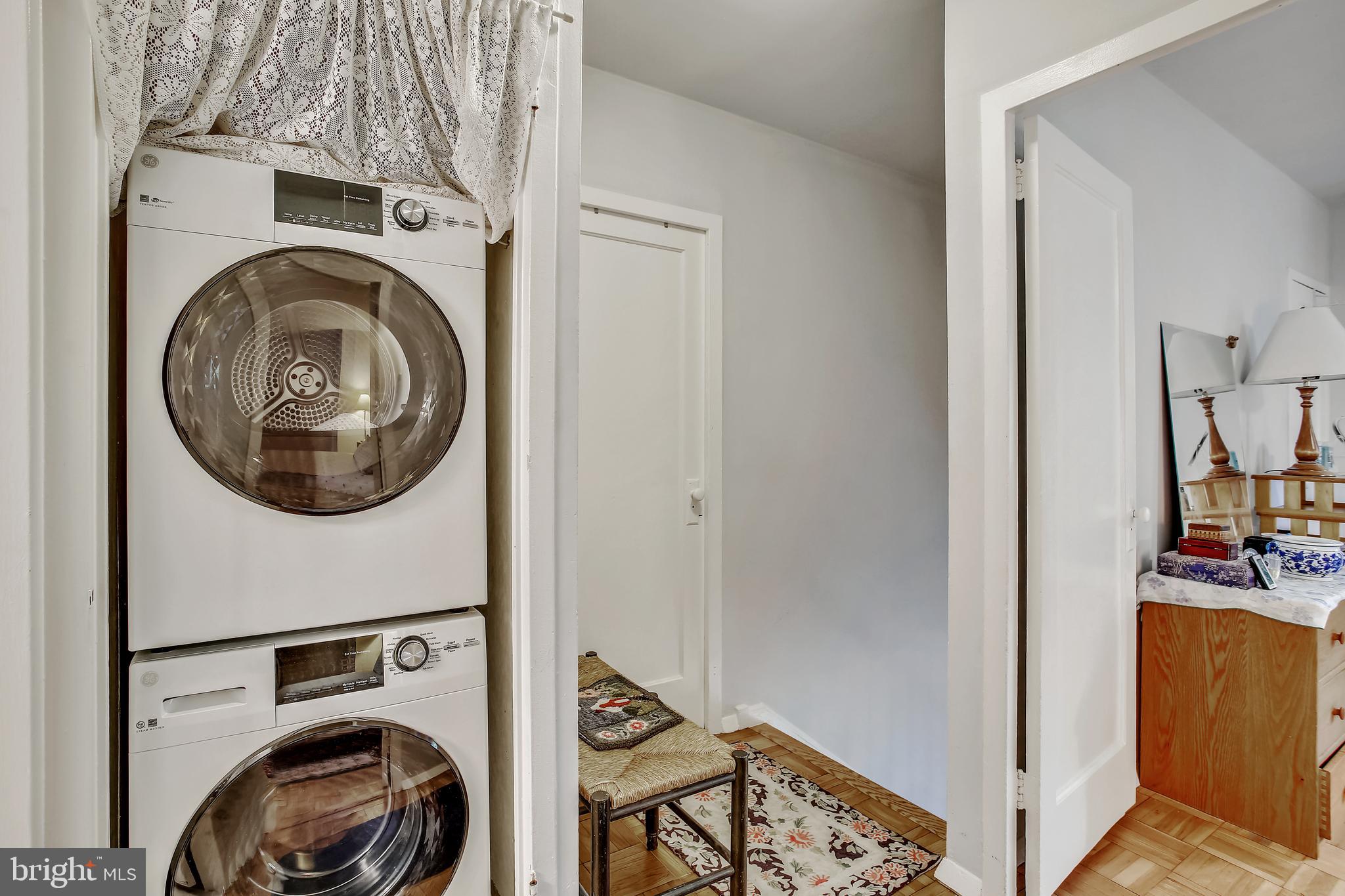 1673 Preston Road, Unit 954 Alexandria, VA 22302 - Photo 27 of 54 Upper Level - Washer Dryer
