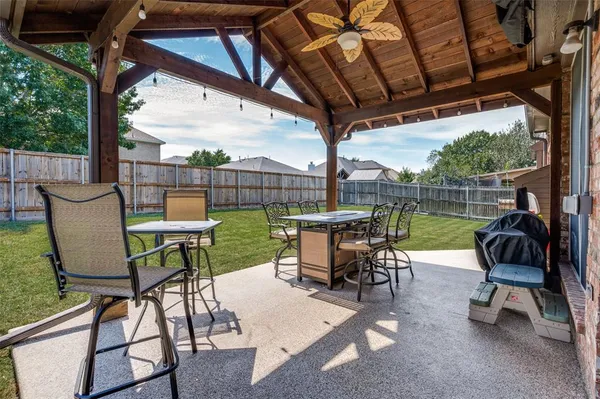 $380,000 | 305 Ravenna Road, Lake Dallas, TX 75065