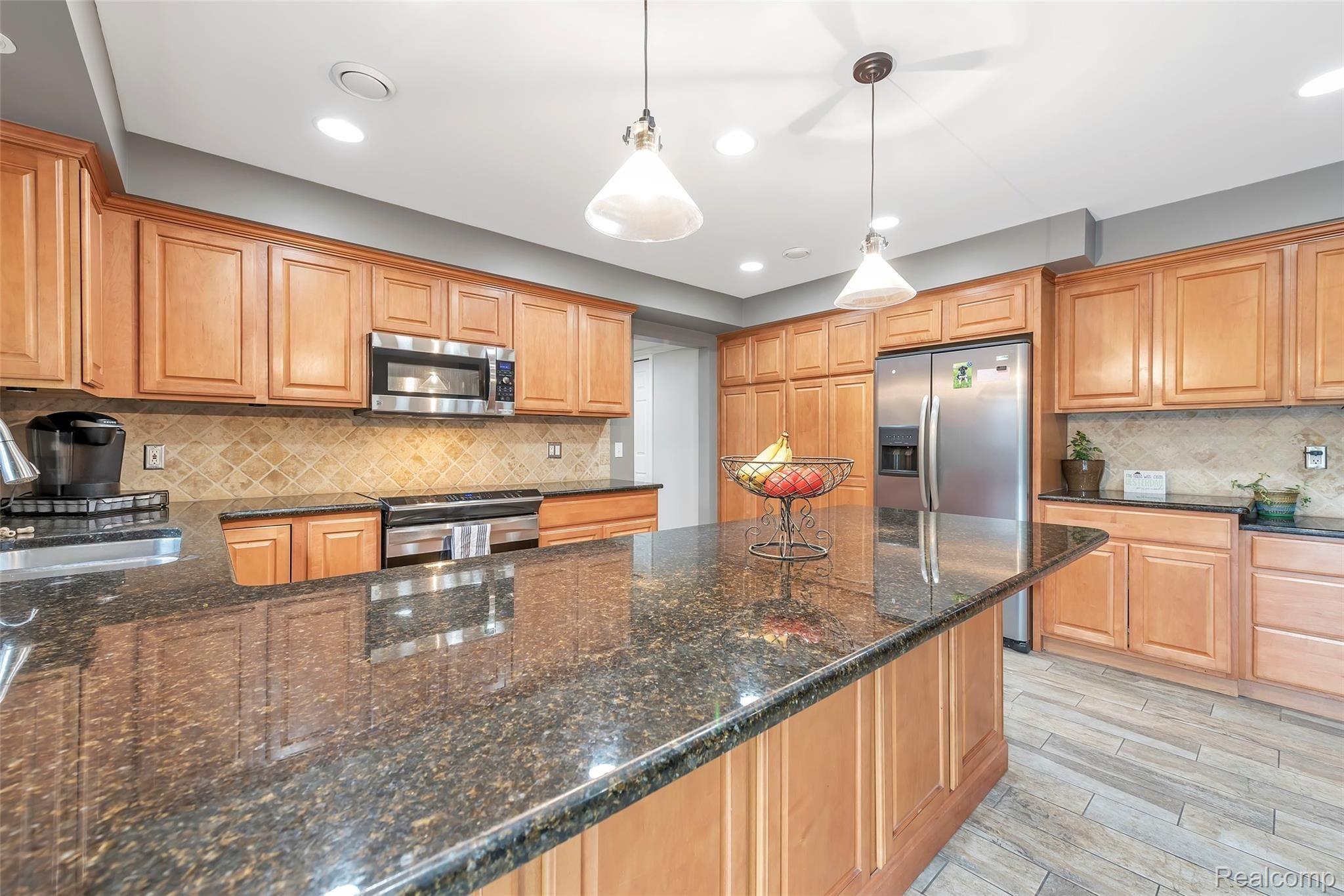 60451 Kunstman Road Ray, MI 48096 - Photo 13 of 39 Jays-Kuntsman-windowstill-43.jpg