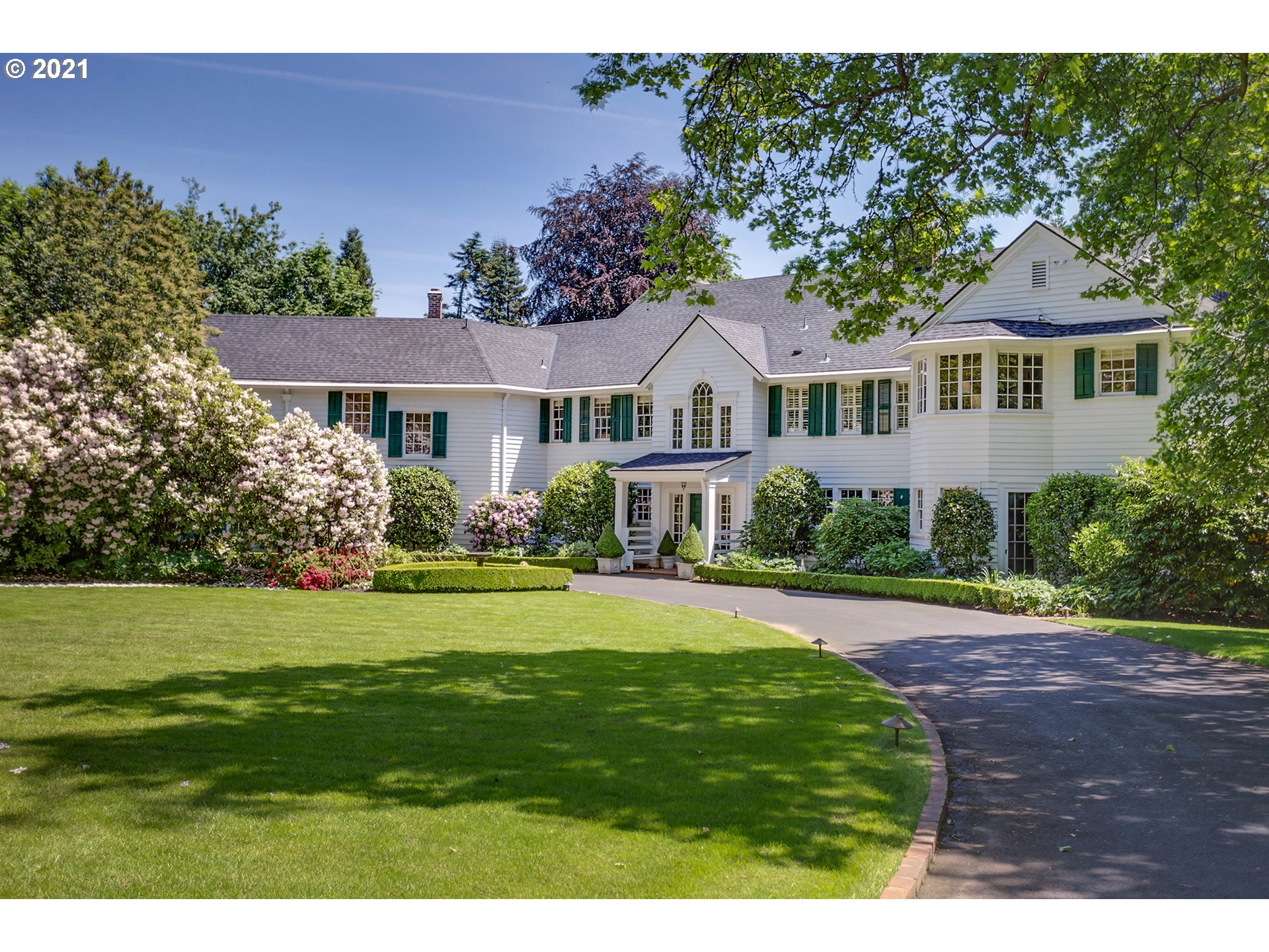 1600 South Greenwood Road Portland, OR 97219 - Photo 2 of 32 Gallery Image 2