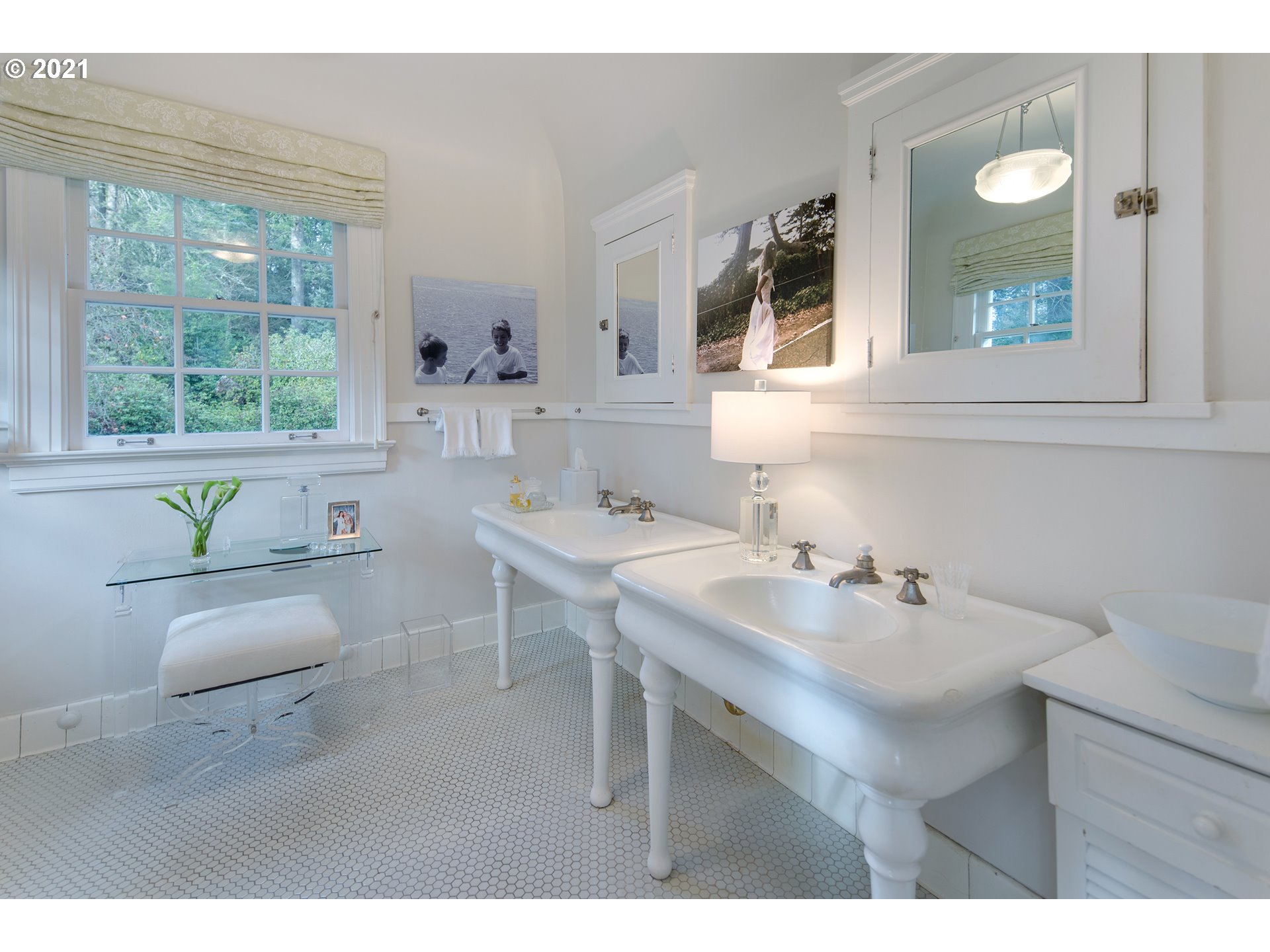 1600 South Greenwood Road Portland, OR 97219 - Photo 17 of 32 Gallery Image 17