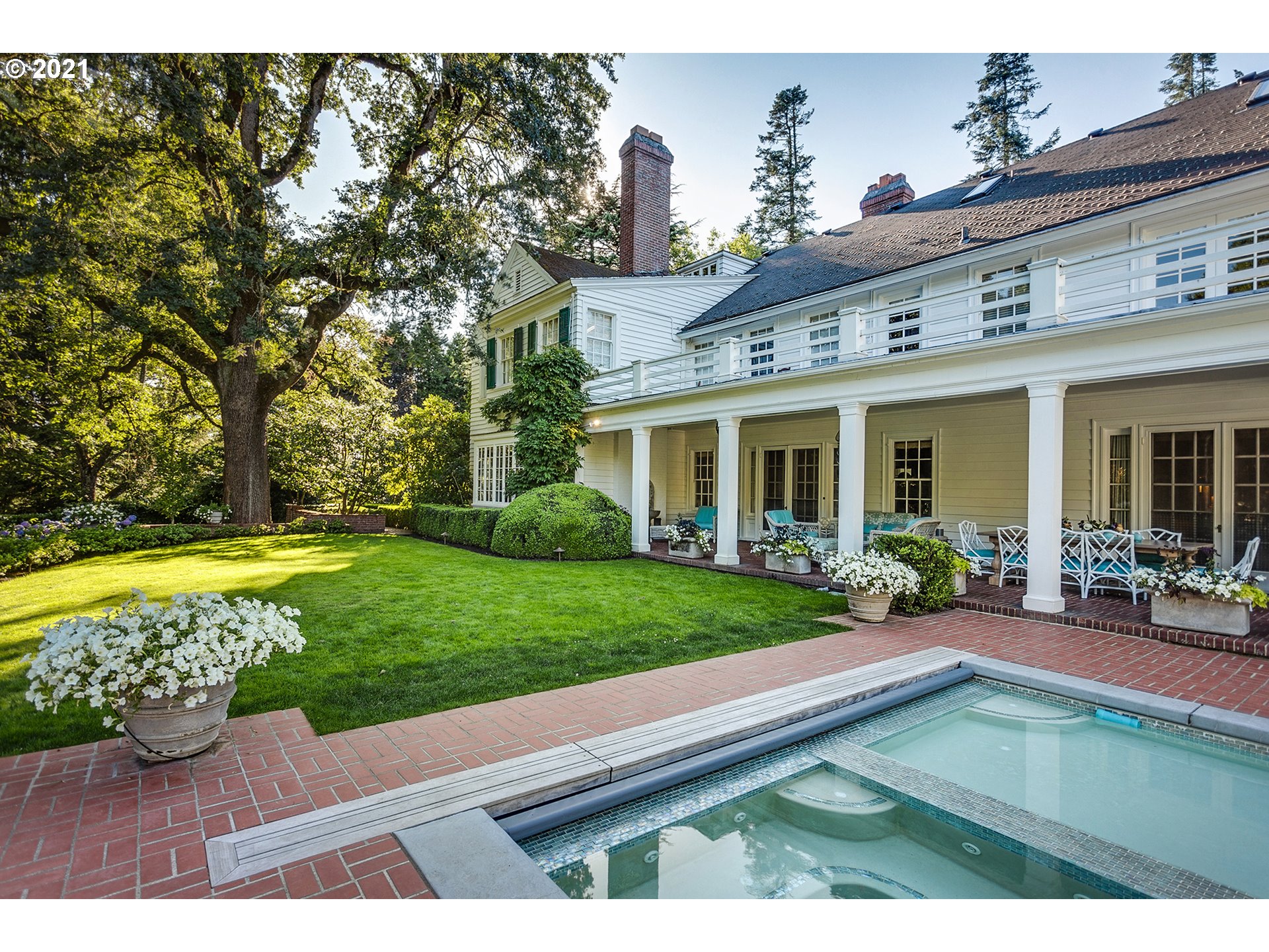 1600 South Greenwood Road Portland, OR 97219 - Photo 3 of 32 Gallery Image 3