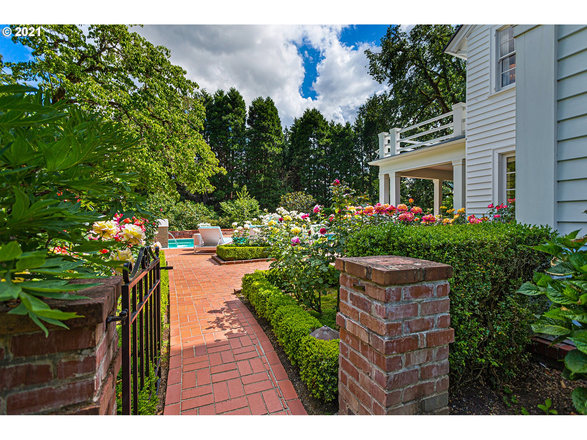 1600 South Greenwood Road Portland, OR 97219 - Photo 28 of 32 Gallery Image 28