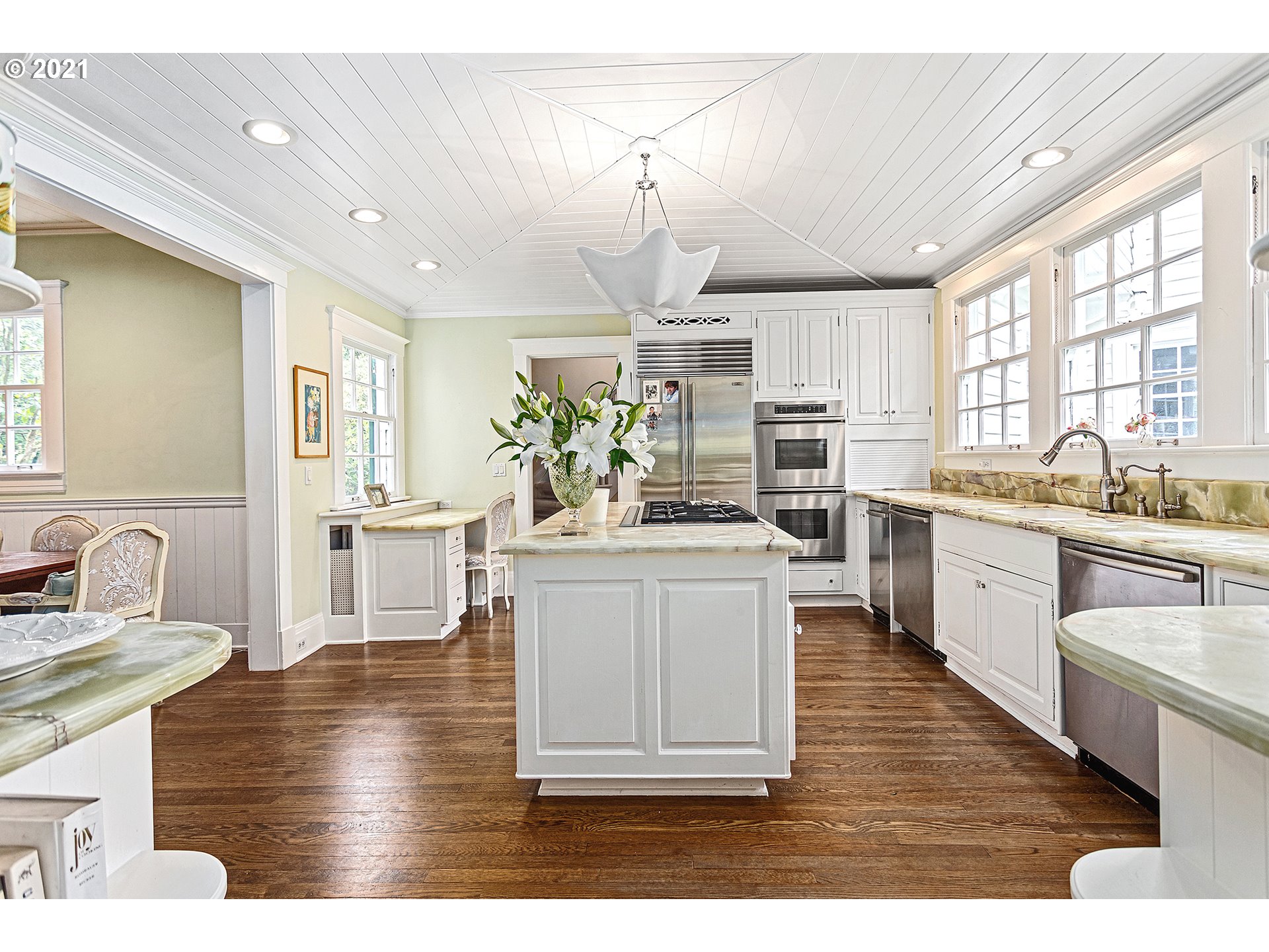 1600 South Greenwood Road Portland, OR 97219 - Photo 9 of 32 Gallery Image 9