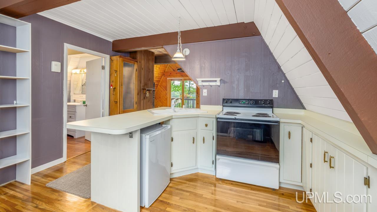 1635 Vivio Road Florence, WI 54121 - Photo 3 of 34 Gallery Image 3