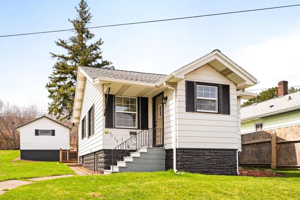 $240,000 | 4005 West 9th Street, Duluth, MN 55807