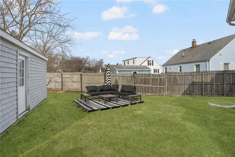 $620,000 | 4 Halsey Avenue, Middletown, RI 02842