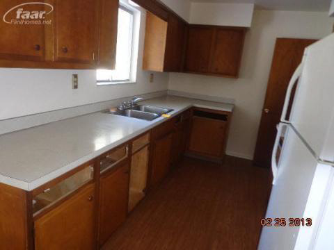 7492 Coldwater Road Flushing, MI 48433 - Photo 4 of 5 20345443-3.JPG