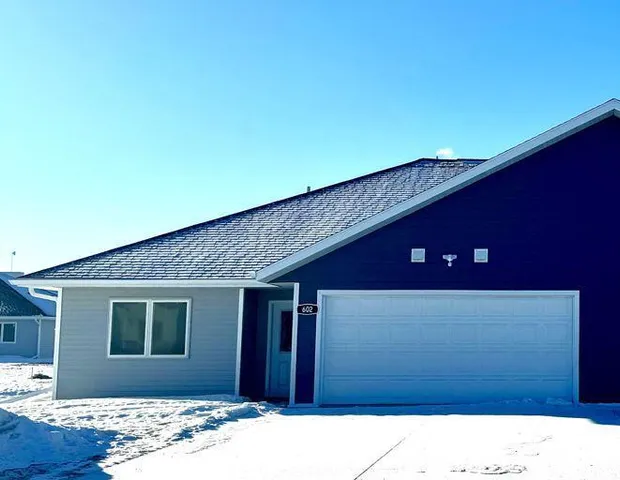 $229,000 | 602 Garfield Street Southeast, Warroad, MN 56763