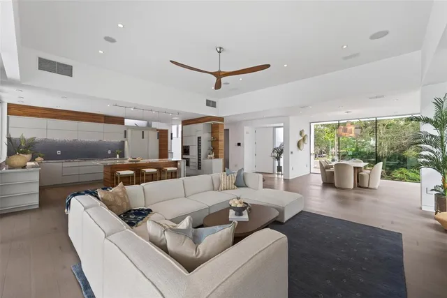 $2,580,000 | 1617 Palmetto Lane, Sarasota, FL 34236