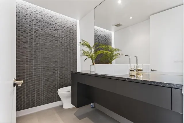 $2,580,000 | 1617 Palmetto Lane, Sarasota, FL 34236