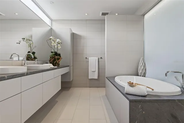 $2,580,000 | 1617 Palmetto Lane, Sarasota, FL 34236