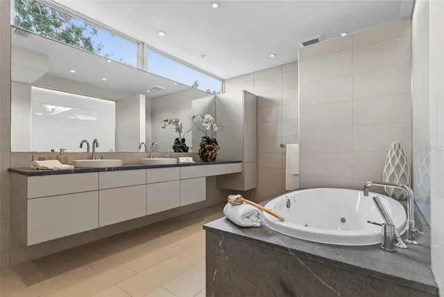 $2,580,000 | 1617 Palmetto Lane, Sarasota, FL 34236