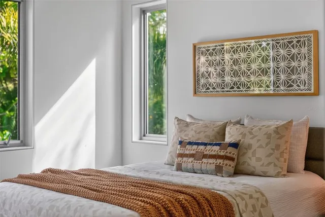 $2,580,000 | 1617 Palmetto Lane, Sarasota, FL 34236