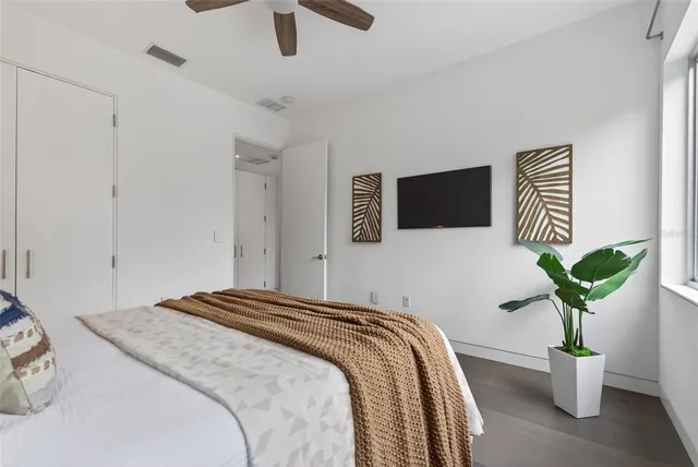 $2,580,000 | 1617 Palmetto Lane, Sarasota, FL 34236