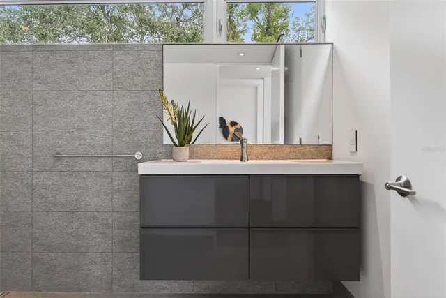 $2,580,000 | 1617 Palmetto Lane, Sarasota, FL 34236