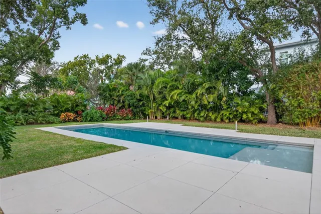 $2,580,000 | 1617 Palmetto Lane, Sarasota, FL 34236