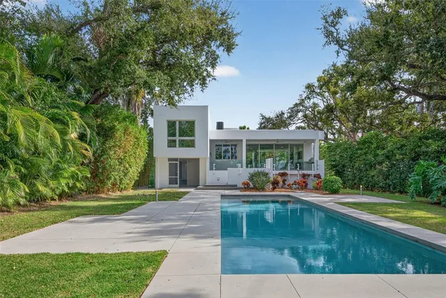 $2,580,000 | 1617 Palmetto Lane, Sarasota, FL 34236