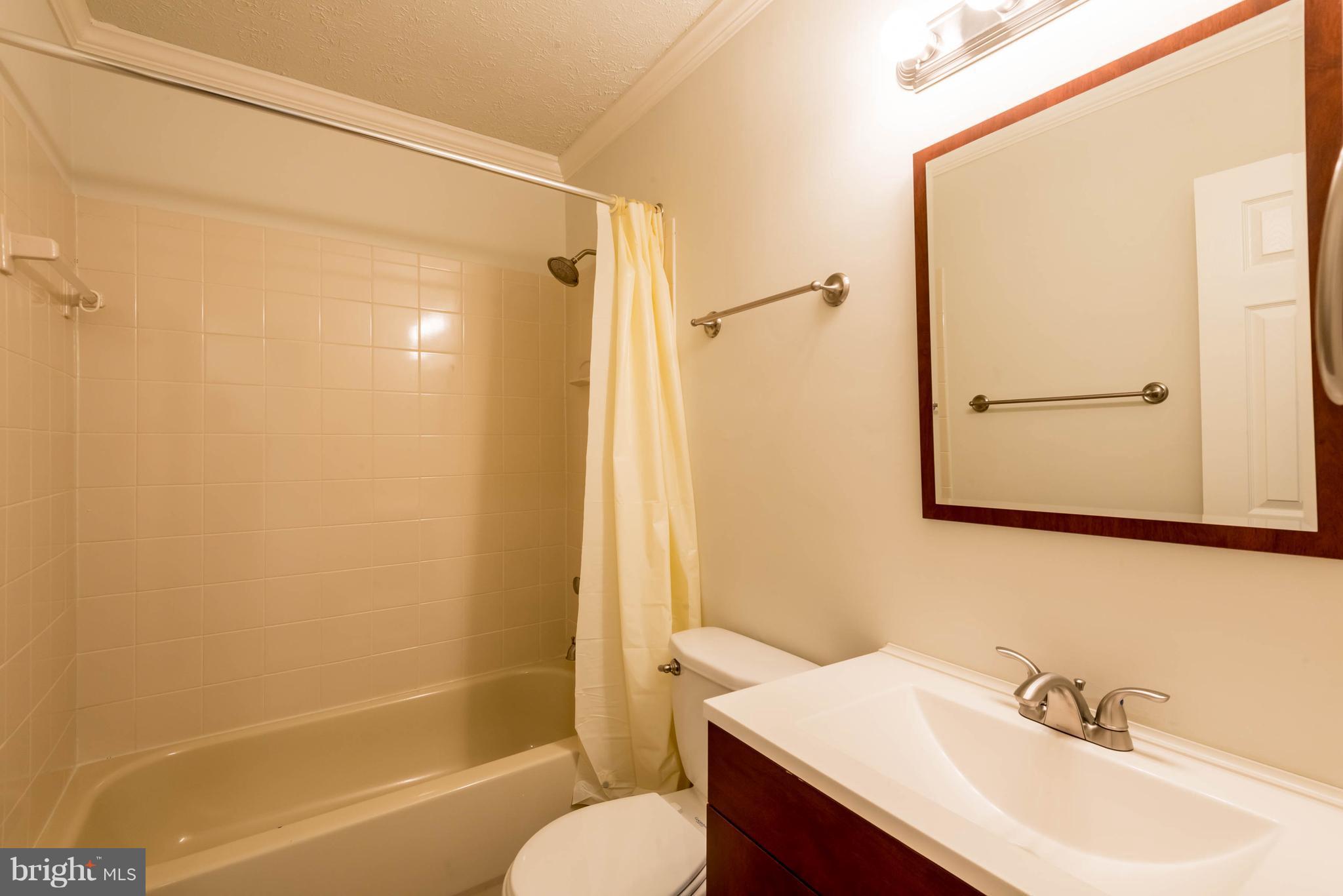 9704 Butterfly Lane Springdale, MD 20721 - Photo 14 of 29 Bath Main Level