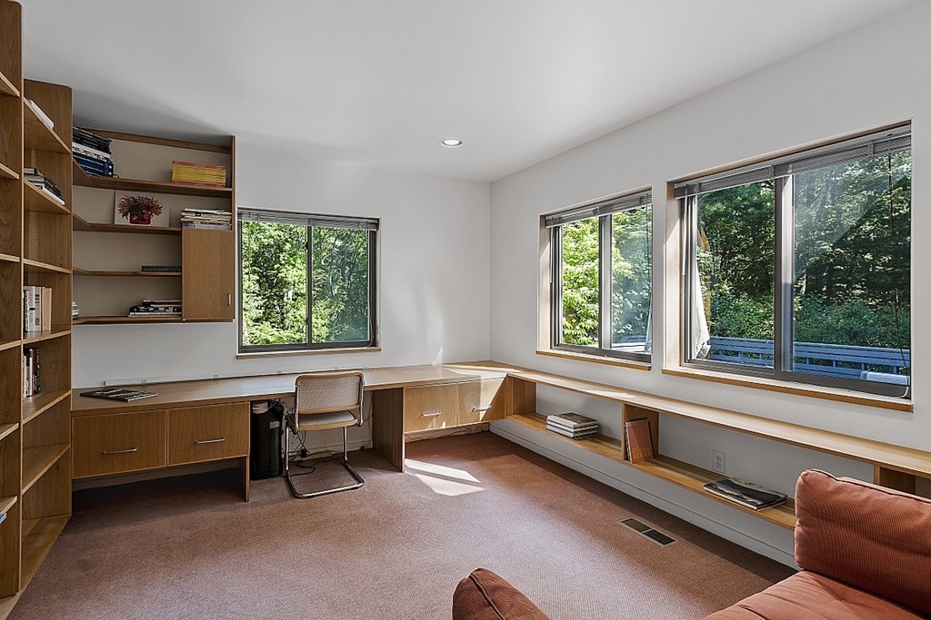 70 Davison Drive Lincoln, MA 01773 - Photo 18 of 37 a room with furniture and windows