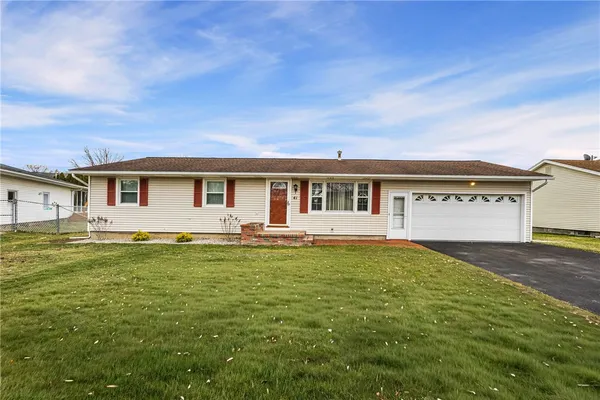 $239,900 | 41 Shadywood Drive, Gates, NY 14606