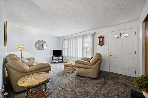 $239,900 | 41 Shadywood Drive, Gates, NY 14606