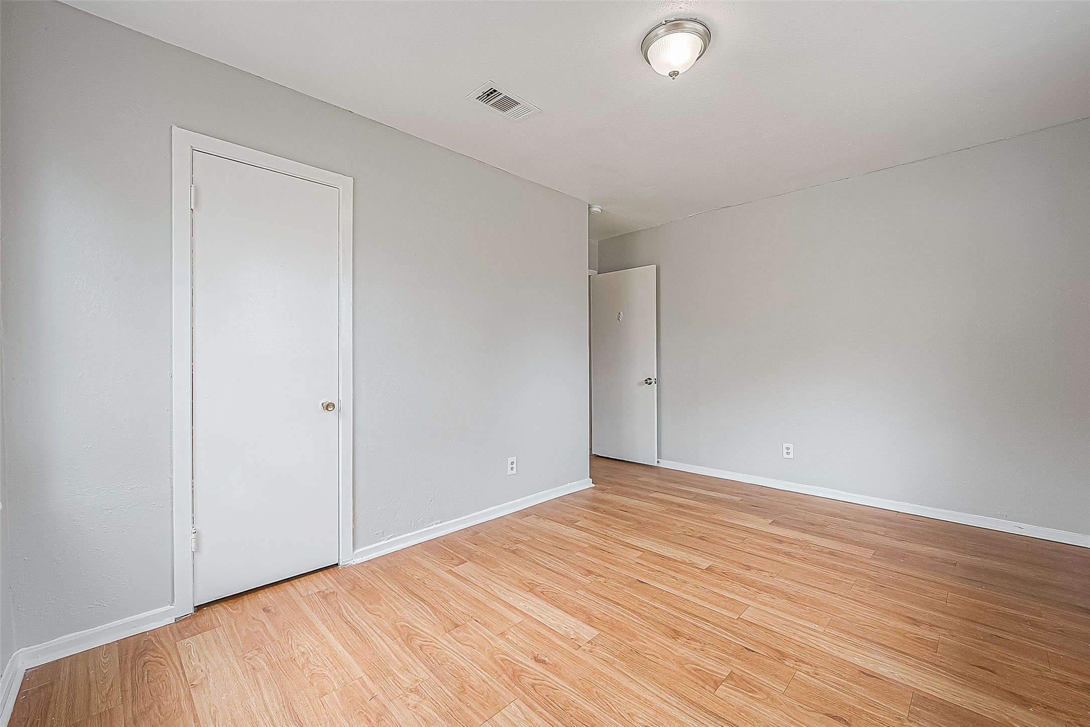 4910 Paradise Lane Houston, TX 77048 - Photo 8 of 15 a view of an empty room