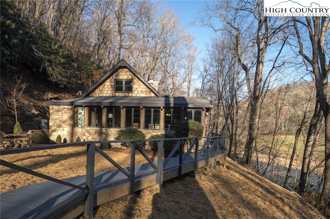 2133 Watauga River Road Sugar Grove, NC 28679 - Photo 8 of 43 Gallery Image 8
