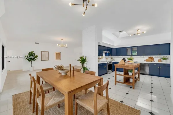 $9,000 | 7132 Southwest 65th Avenue, South Miami, FL 33143