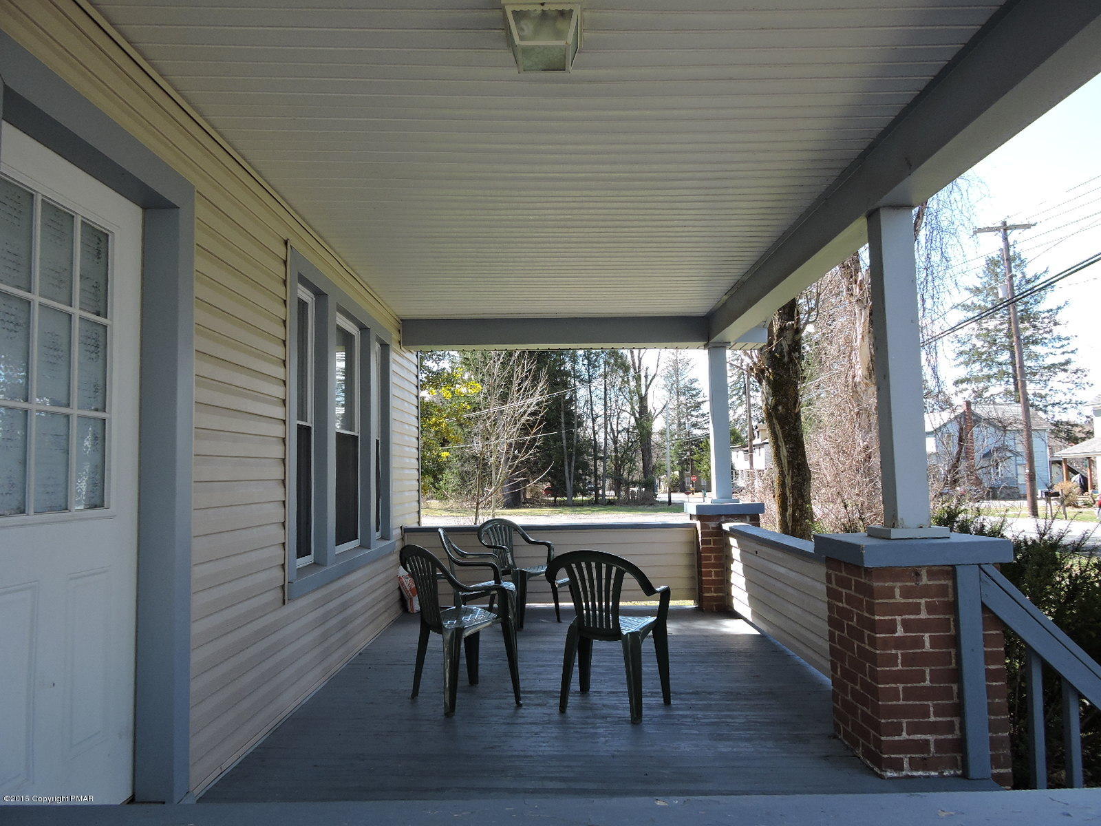 220 Learn Road Tannersville, PA 18372 - Photo 4 of 22 COVERED FRONT PORCH