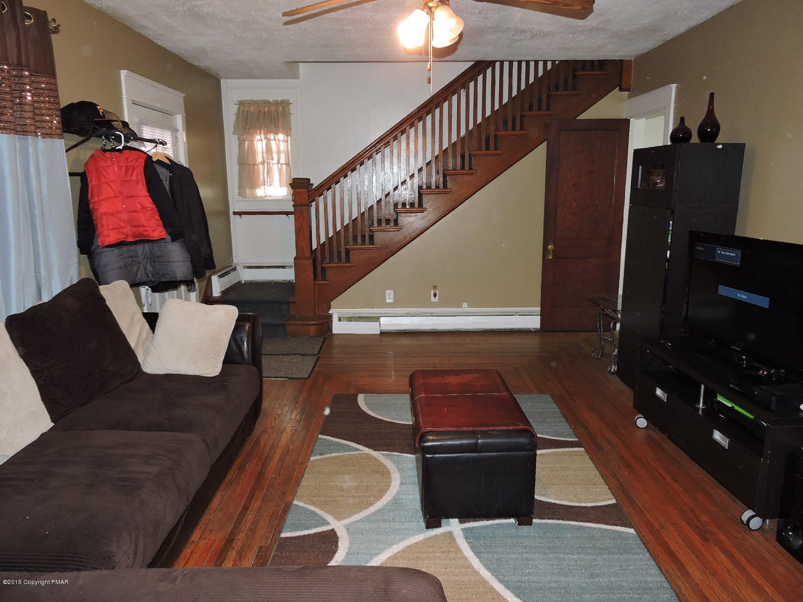220 Learn Road Tannersville, PA 18372 - Photo 9 of 22 LIVING ROOM
