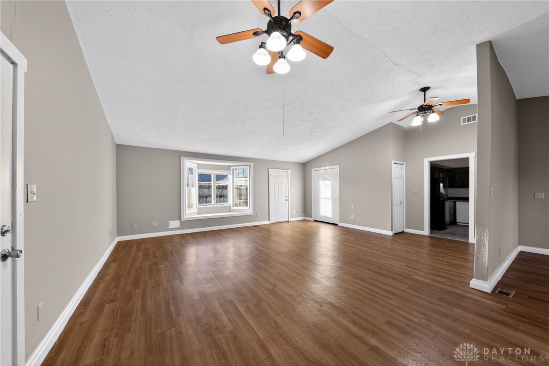 304 Applegate Road Englewood, OH 45322 - Photo 12 of 31