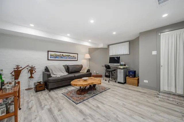 $2,150,000 | 2729 North Hampden Court, Chicago, IL 60614