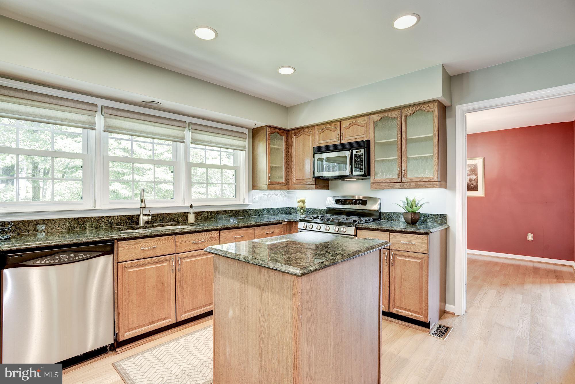 12586 Rock Ridge Road Herndon, VA 20170 - Photo 18 of 67 Gallery Image 18