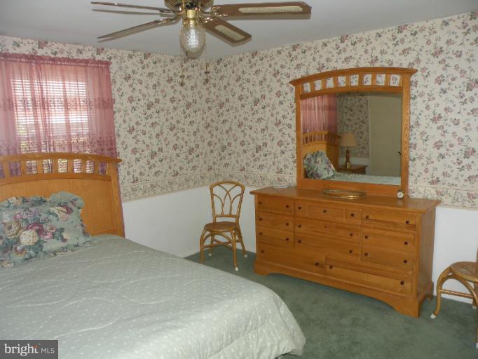 1040 Grovehill Road Halethorpe, MD 21227 - Photo 17 of 29 Bedroom (Master)