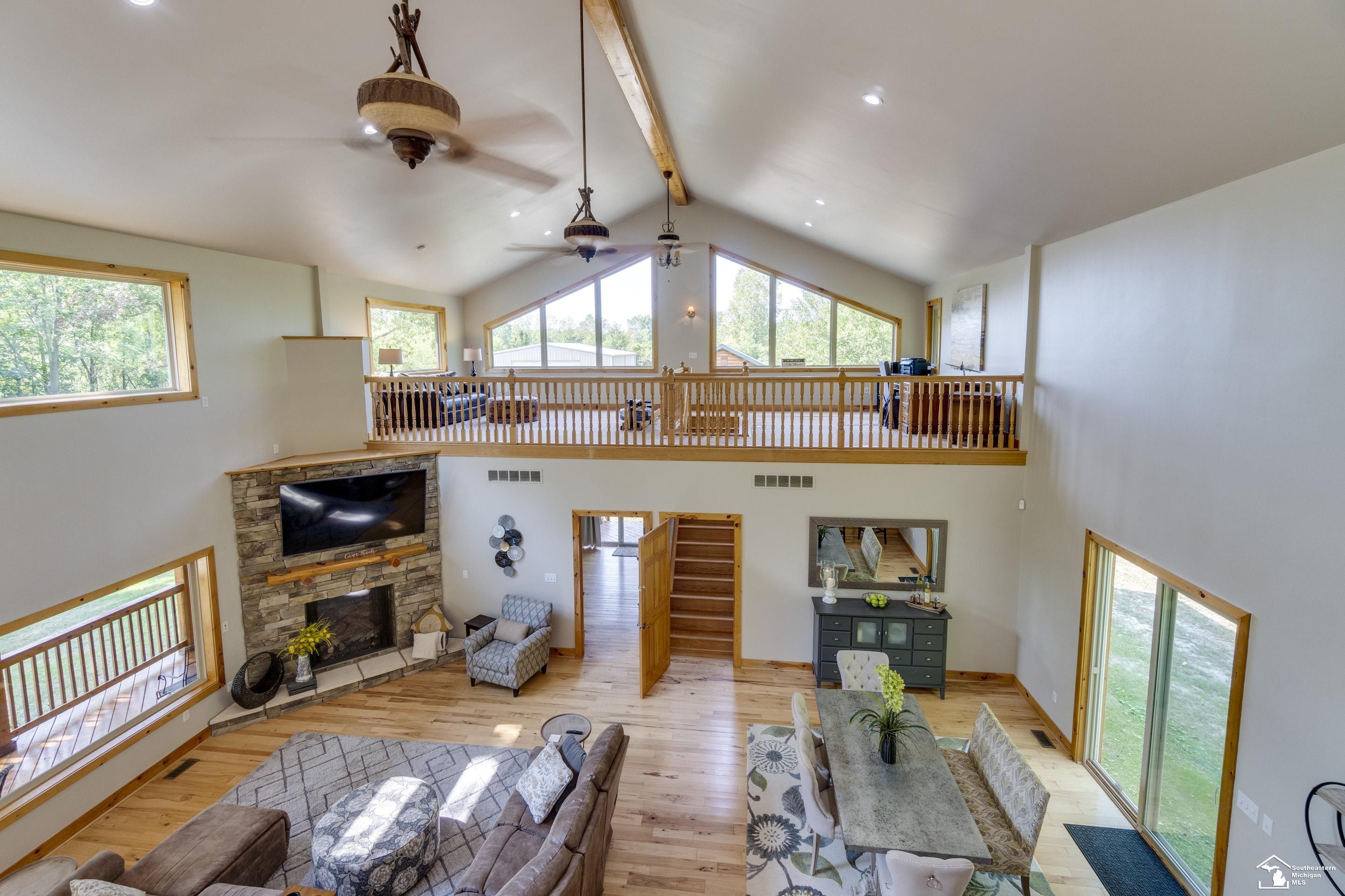 11845 Telegraph Road Carleton, MI 48117 - Photo 28 of 52 50090482-27.JPG