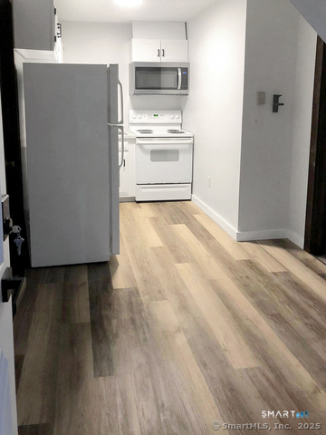 149 East Main Street, Unit 5 Clinton, CT 06413 - Photo 2 of 9