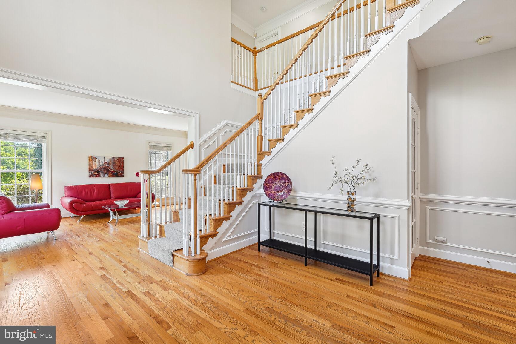 Chair Rail, Crown & Picture Frame Moldings